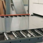 SUS304 SUS316 Stainless steel plate being cut