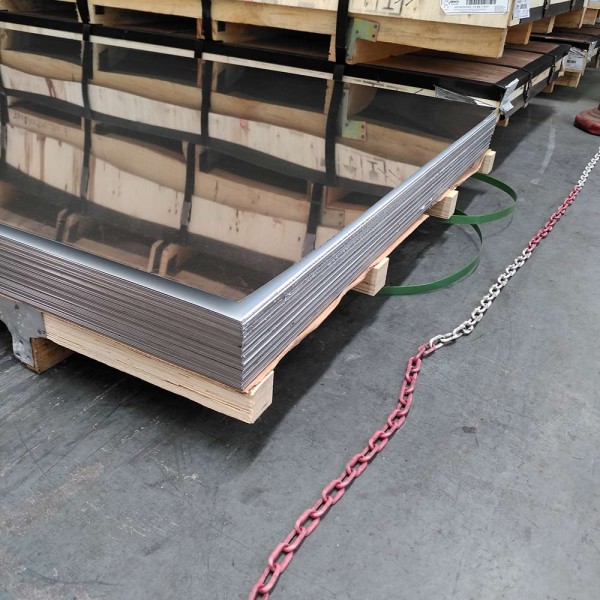 A high-quality stainless steel plate