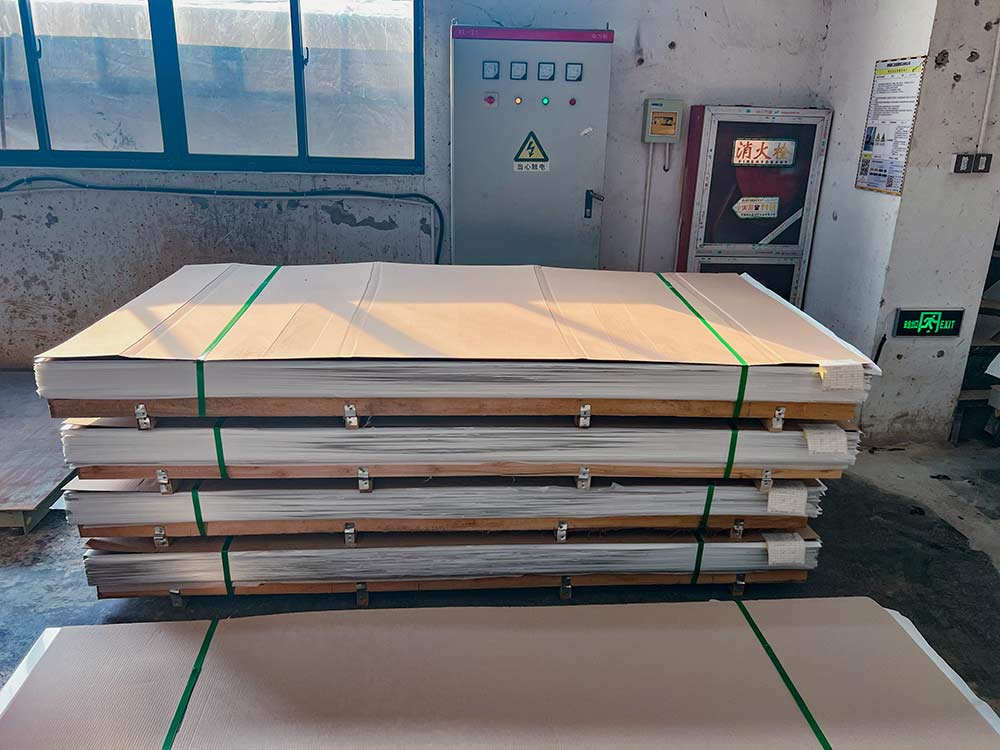 High-quality stainless steel plates in stock High-quality stainless steel plates in stock