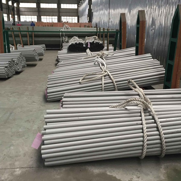 Small diameter stainless steel seamless pipe